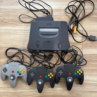 Nintendo64本体 コントローラー3つ付き